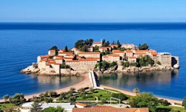 Day Trip from Dubrovnik to Kotor & Perast with Our Lady of the  Rocks 1D
